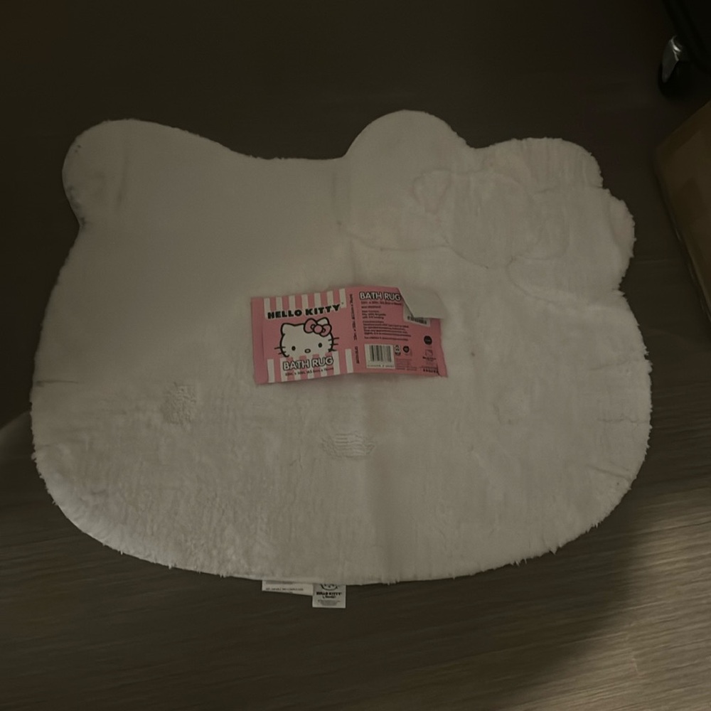 Hello Kitty Bath Rug - Picture 2 of 2